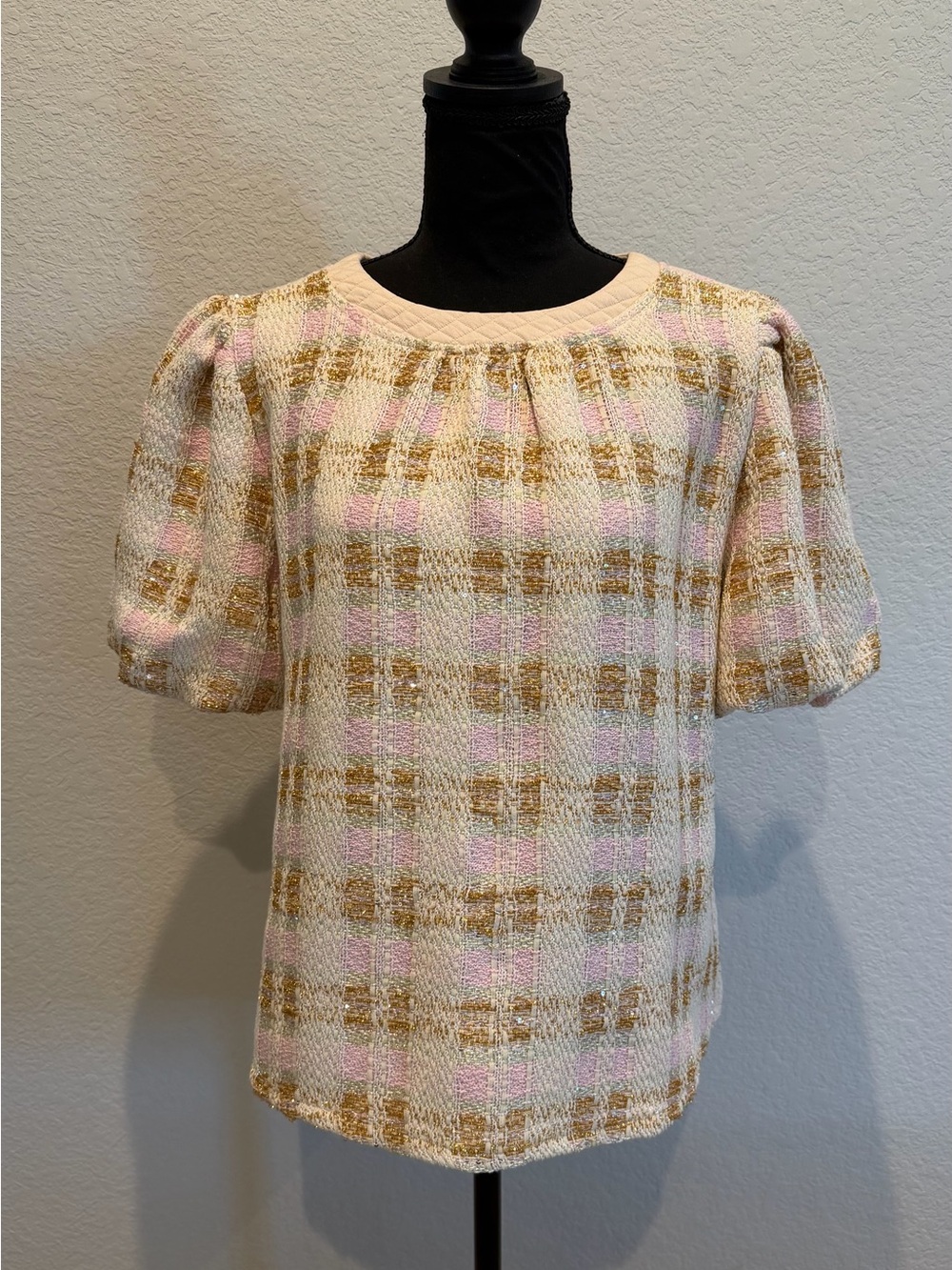 Textured Plaid Puff-Sleeve Tweed Top in Pink and Gold